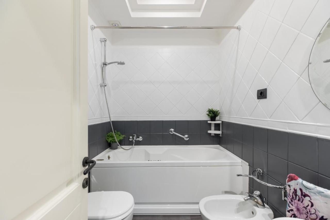 Appartamento Iflat Veneto Area'S Penthouse Roma Esterno foto